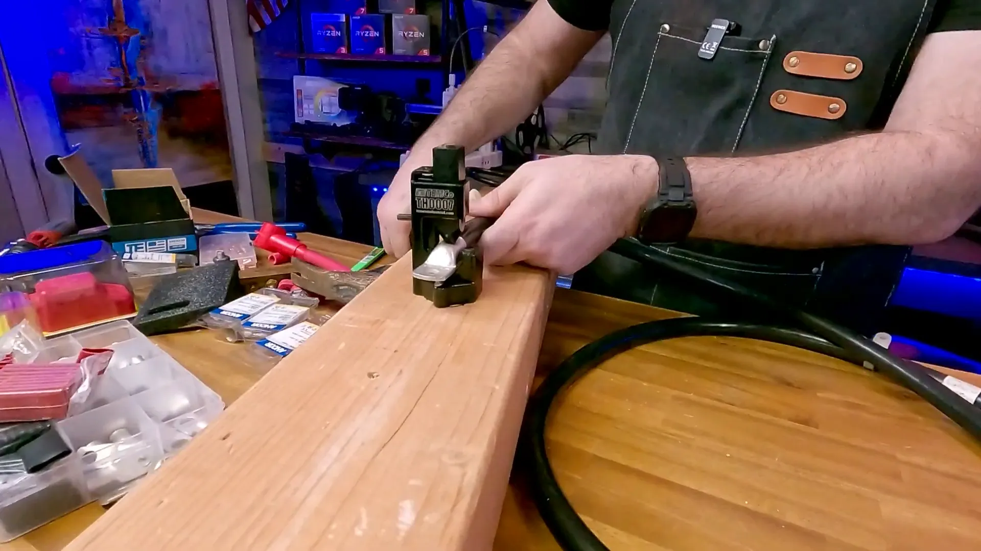 Aligning the connector in the crimper